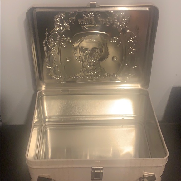 Edgar Allan Poe lunchbox - Picture 2 of 2